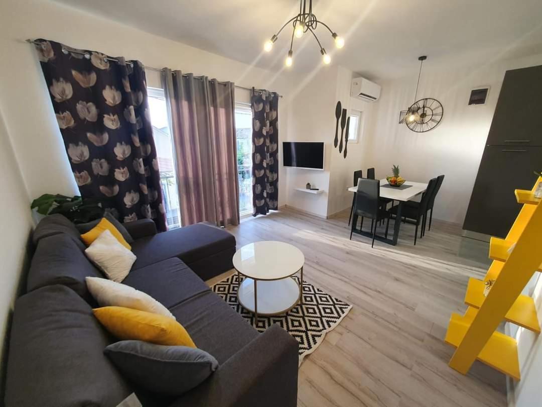 Mena Apartment Bibinje