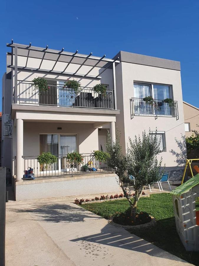 Mena Apartment Bibinje