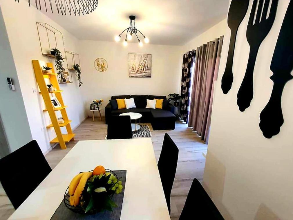 Apartment Mena Bibinje